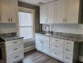 122 Somerset St in Somerville, NJ - Building Photo - Building Photo