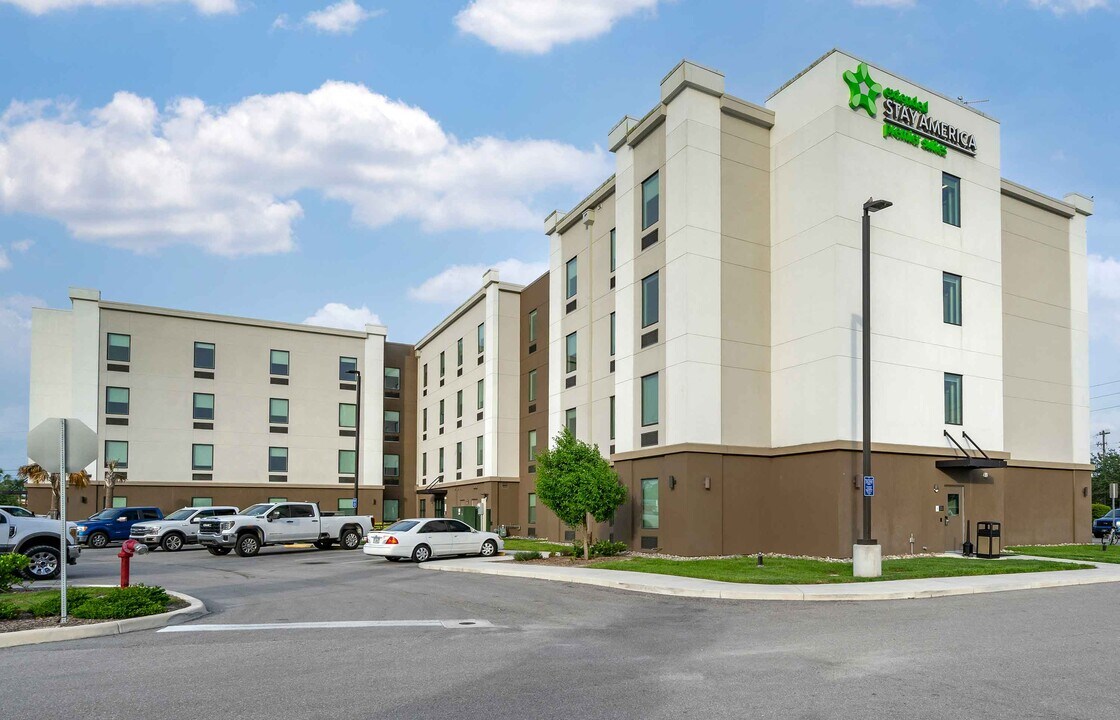 Furnished Studio-Port Charlotte - 1-75 in Port Charlotte, FL - Foto de edificio