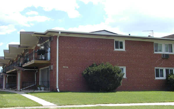 7735 S Oconto Ave in Bridgeview, IL - Building Photo - Building Photo