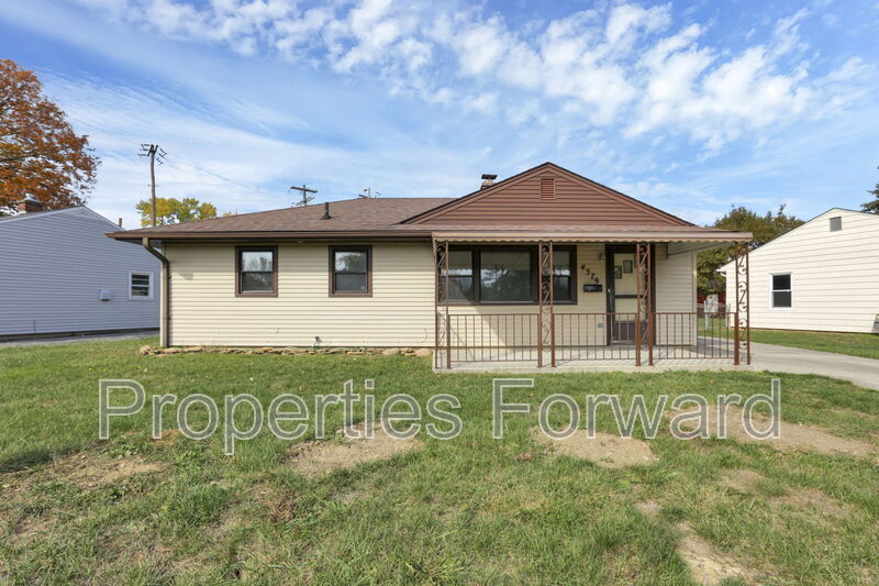4379 Maplegrove Dr in Grove City, OH - Building Photo
