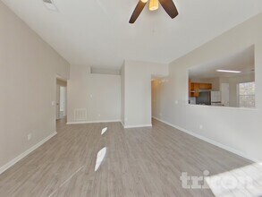 172 Cherry Grove Dr in West Columbia, SC - Foto de edificio - Building Photo