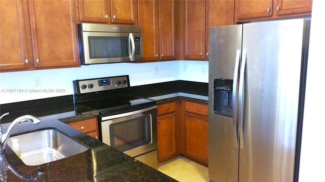 property at 916 SW 147th Ave