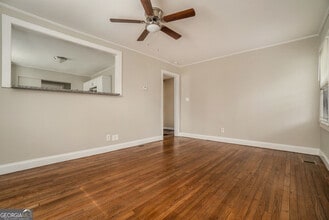 973 Lawton St SW in Atlanta, GA - Building Photo - Building Photo