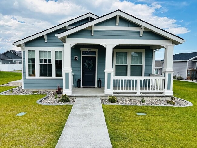 property at 2818 Travis Ave