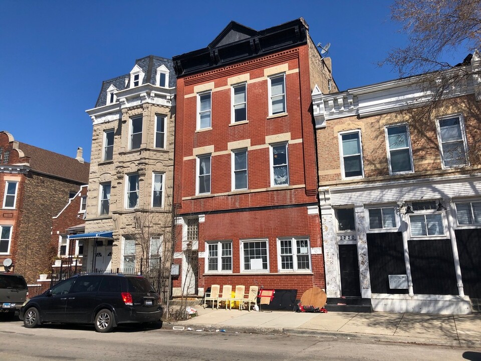 2222 W 21st St in Chicago, IL - Building Photo