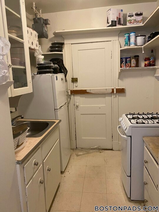 231-235 Park Dr in Boston, MA - Building Photo