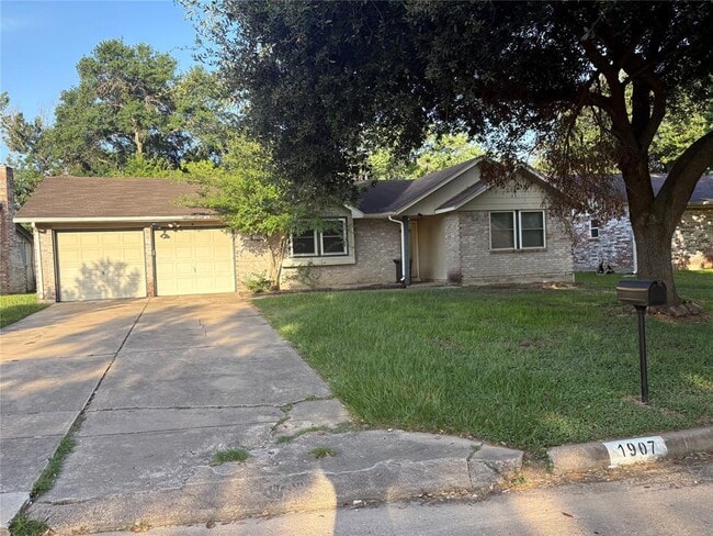 1907 Whiteback Dr in Houston, TX - Building Photo - Building Photo