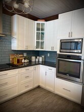 605 Kensington Pl in Wilton Manors, FL - Building Photo - Building Photo