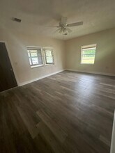 9406 Crystal Springs Rd in Jacksonville, FL - Building Photo - Building Photo