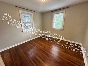 1308 Southlyn Dr in Dayton, OH - Building Photo - Building Photo