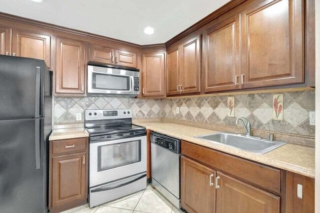 643 Brittany Ct