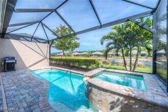 5743 Highbourne Dr in Naples, FL - Building Photo - Building Photo