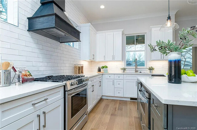 1212 Louise Ave in Charlotte, NC - Building Photo - Building Photo