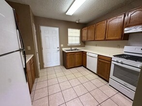 1402 N Hartford Ave in Russellville, AR - Building Photo - Building Photo