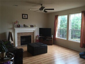 11712 Fletcher Hall Ln in Austin, TX - Building Photo - Building Photo
