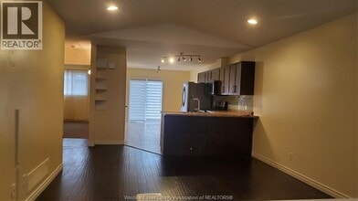 3198 Seville Ave in Windsor, ON - Building Photo - Building Photo