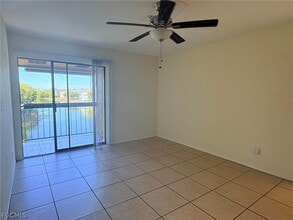 2845 Winkler Ave in Ft. Myers, FL - Foto de edificio - Building Photo