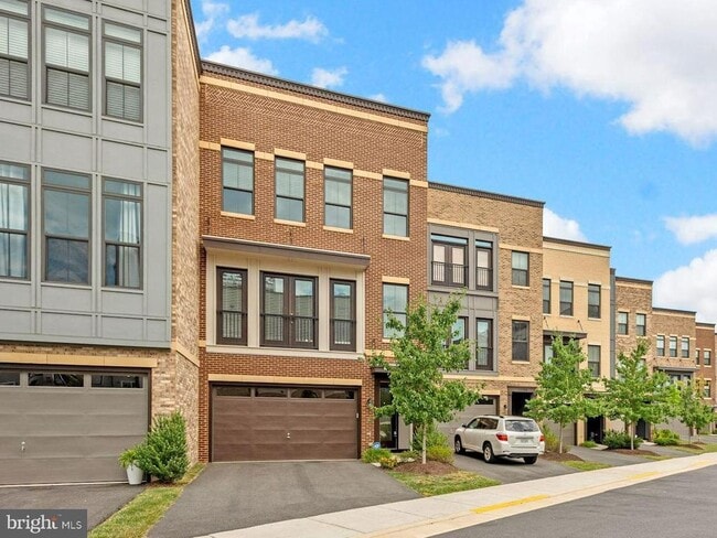 property at 23094 Sullivans Cove Sq