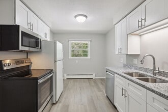 1921 103rd Ave NW, Unit 3 in Coon Rapids, MN - Building Photo - Building Photo