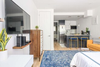 1597 York Ave in New York, NY - Building Photo - Building Photo