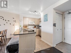 19 Barberry Pl in Toronto, ON - Building Photo - Building Photo
