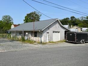 Duplex in Whiteford, MD - Building Photo - Building Photo