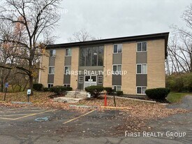 5620 N Main St in Dayton, OH - Building Photo