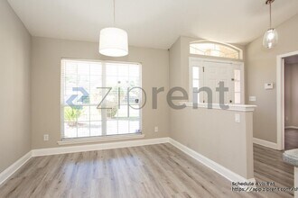 4863 Frost Lake Dr in Jacksonville, FL - Building Photo - Building Photo