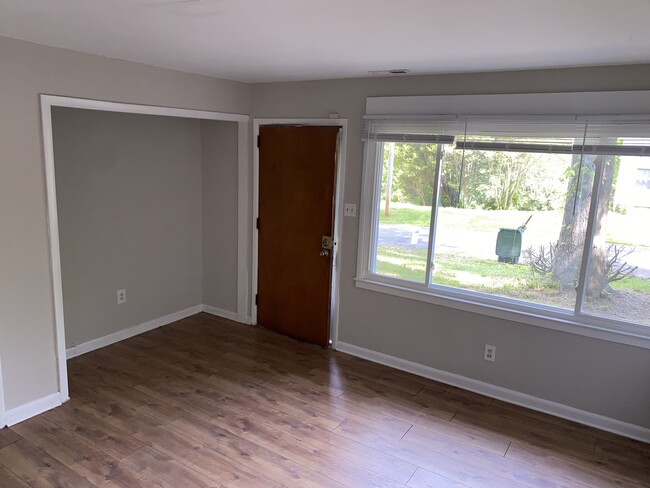 807 E 4th Ave in Gastonia, NC - Building Photo - Building Photo