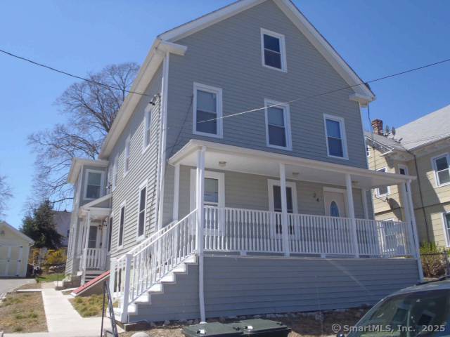 24 Summer St in New London, CT - Building Photo