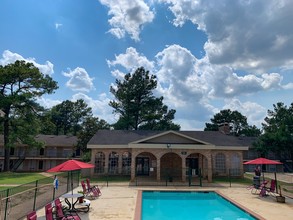 University Club Apartments in Nacogdoches, TX - Foto de edificio - Building Photo