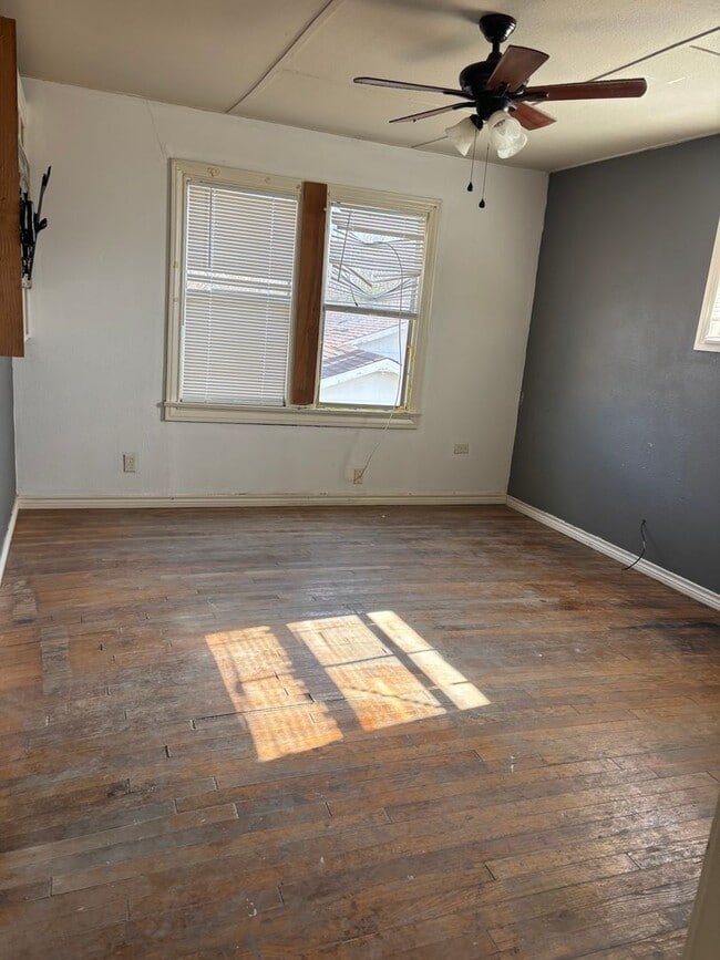 1101 Holly Vista St in Beverly Hills, TX - Building Photo - Building Photo