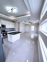 2605 E Hackberry Ave, Unit 3 in Hidalgo, TX - Foto de edificio - Building Photo