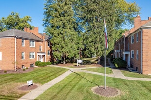 Edgecliff Apartments in Cleveland, OH - Building Photo