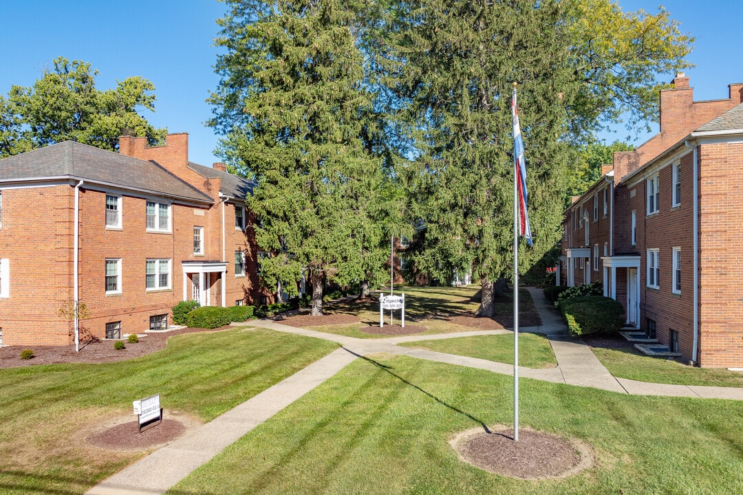 Edgecliff Apartments in Cleveland, OH - Building Photo