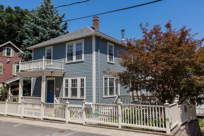 property at 16A Linden Pl