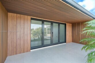 4000 N Circle Dr in Hollywood, FL - Building Photo - Building Photo