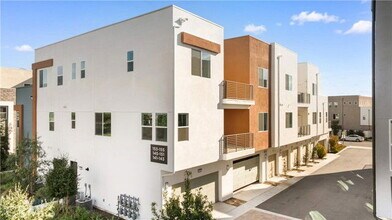 155 Baluster in Irvine, CA - Building Photo - Building Photo