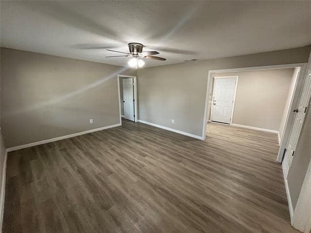 9623 Laneyvale Ave in Dallas, TX - Building Photo - Building Photo