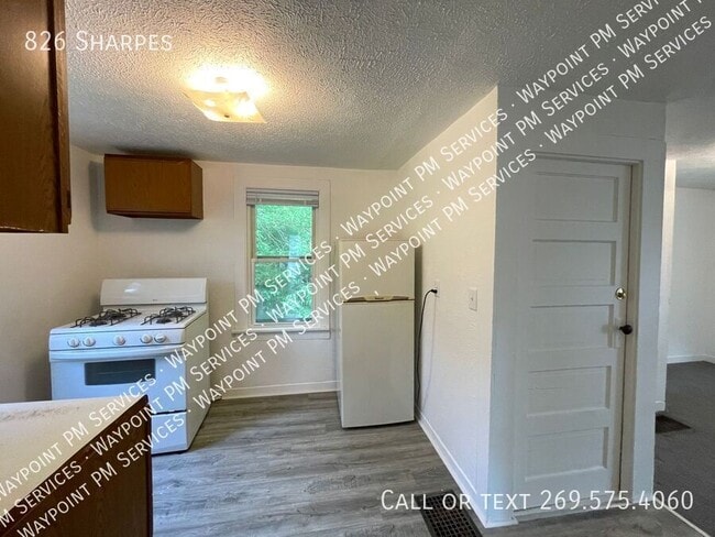 826 Sharpes Ct in Beloit, WI - Building Photo - Building Photo