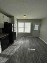 320 Donna Dr in Clarksville, TN - Building Photo - Building Photo