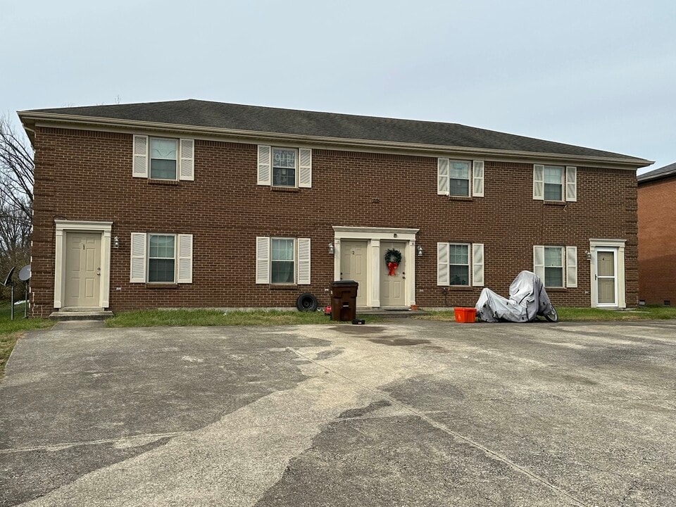 112 Manna Dr, Unit 4 in Richmond, KY - Foto de edificio