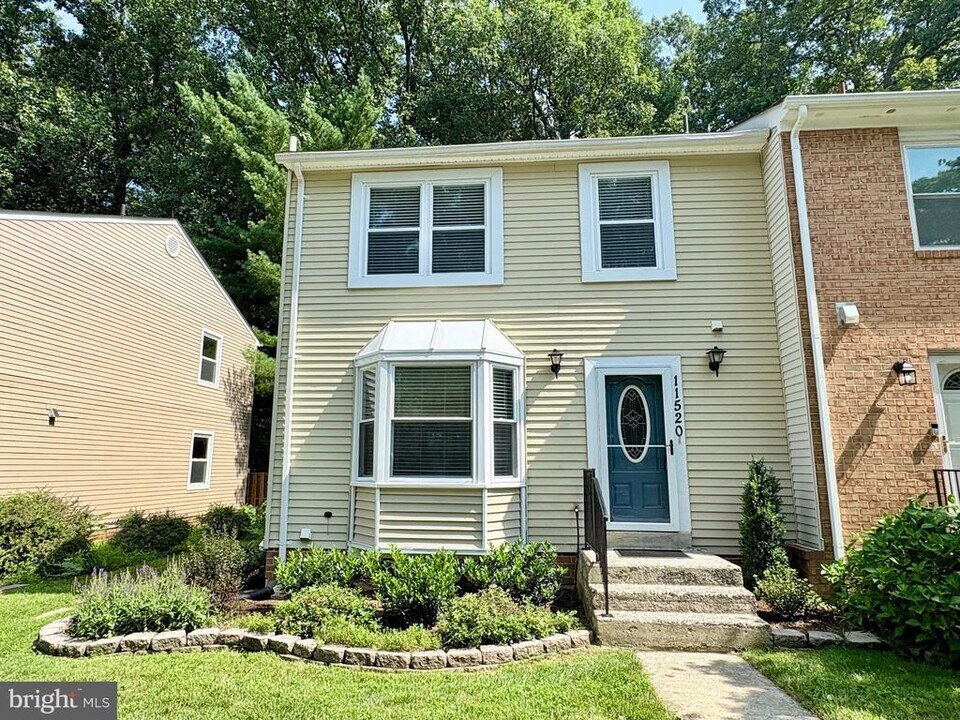 11520 Summer Oak Dr in Germantown, MD - Foto de edificio