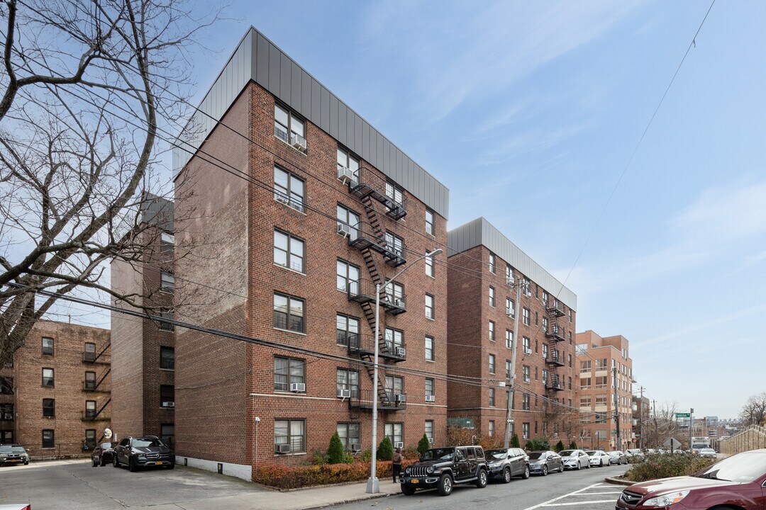 The Van Buren in Bronx, NY - Building Photo