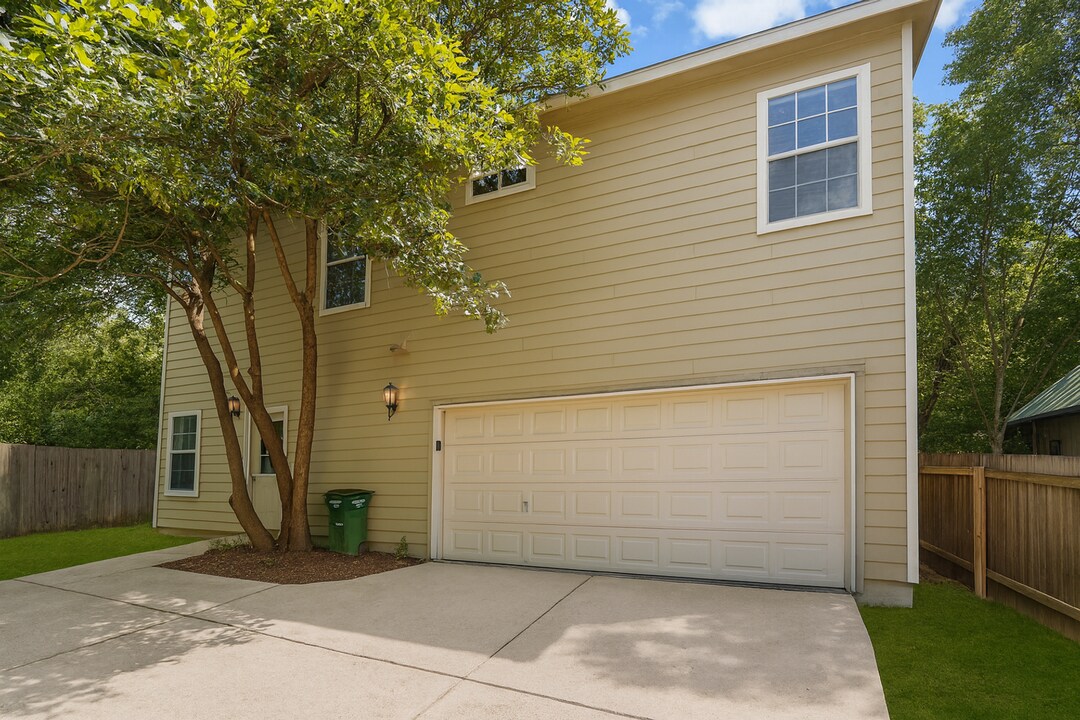 408 Nelray Blvd in Austin, TX - Building Photo