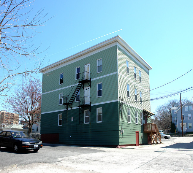 15 Helmer Ln in Woonsocket, RI - Building Photo - Building Photo