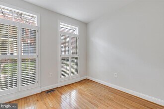 427 Park Ave in Falls Church, VA - Building Photo - Building Photo