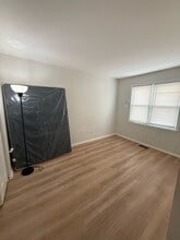 9006 Continental Pl, Unit Room 1 in Hyattsville, MD - Foto de edificio - Building Photo