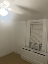 701 Academy Rd in Catonsville, MD - Foto de edificio - Building Photo