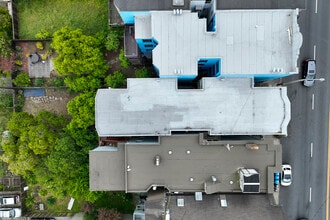 2436 Fulton St in San Francisco, CA - Building Photo - Building Photo